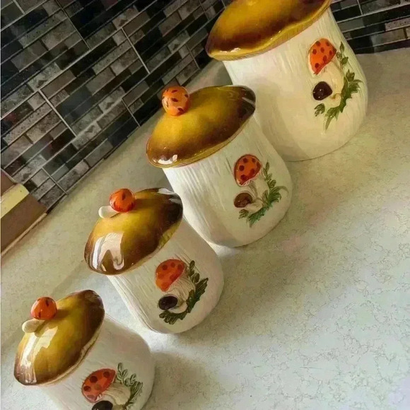 1976 Mushroom Sears Roebuck Vintage Ceramic 8 piece set Containers with Lids - Picture 3 of 9